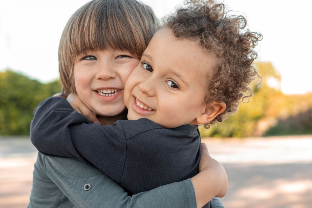 You are currently viewing Why a Strong Sibling Bond is Your Best Childhood Gift—Experts Explain!
