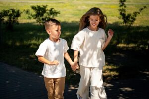 Read more about the article The Power of Positive Reinforcement: How to Help Siblings Support Each Other